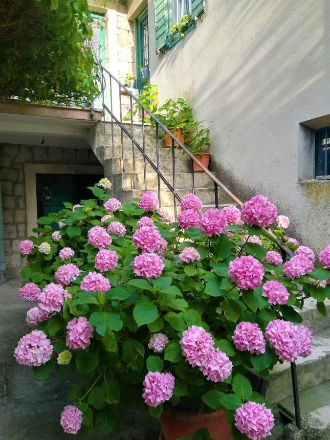 Dida Roko, Rustikalni Apartman S Terasom Kaštela Exterior foto