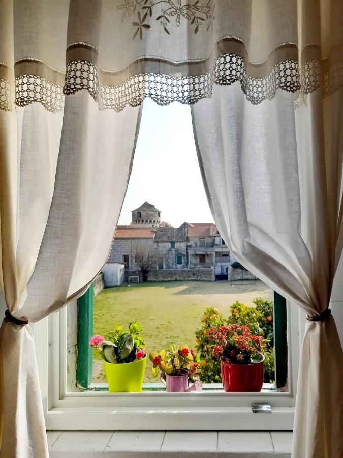 Dida Roko, Rustikalni Apartman S Terasom Kaštela Exterior foto