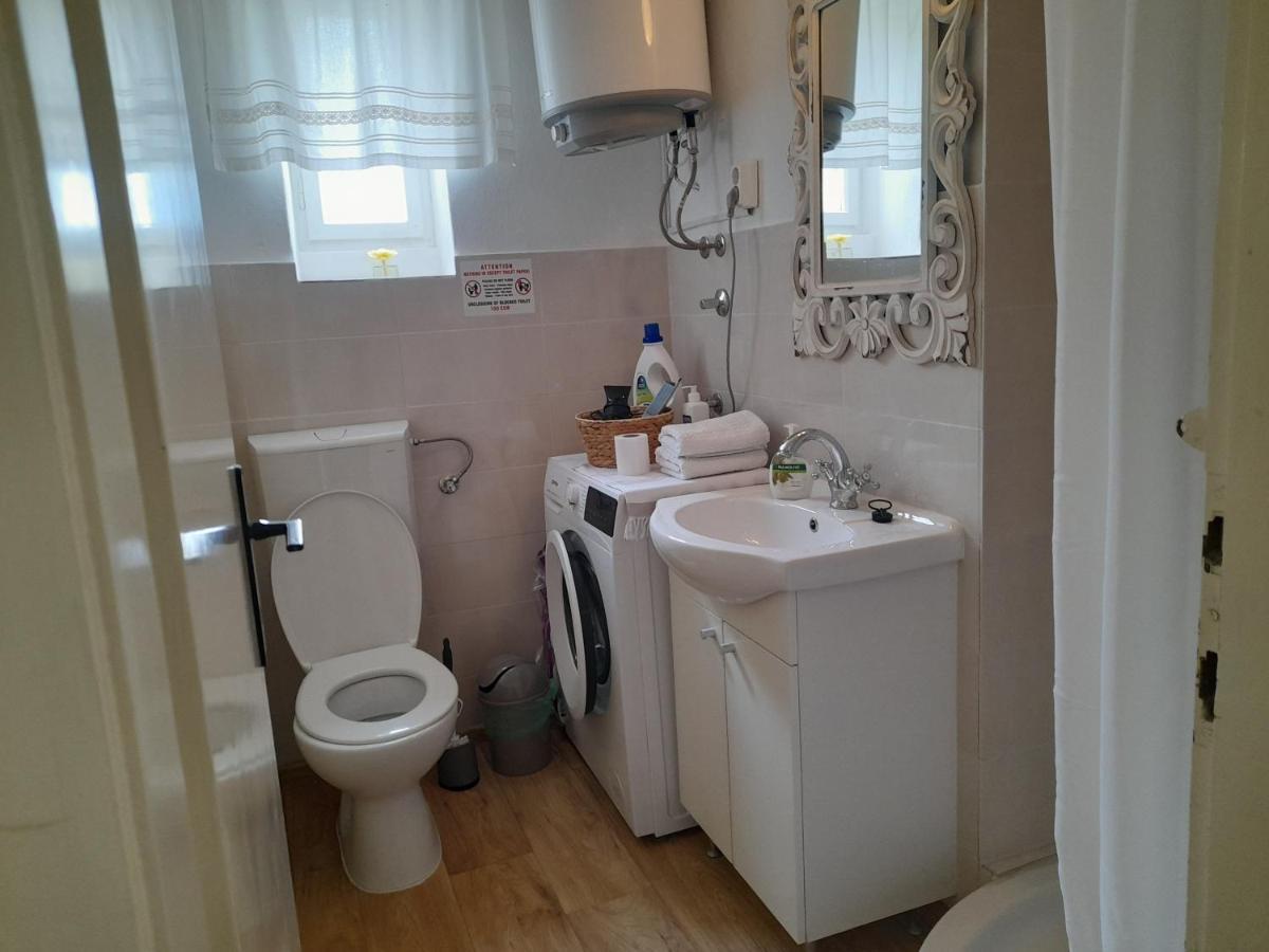 Dida Roko, Rustikalni Apartman S Terasom Kaštela Exterior foto