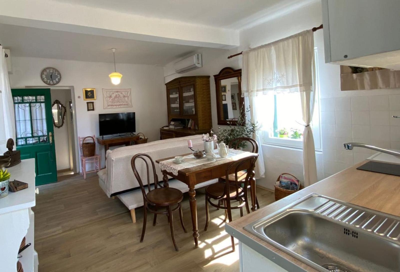 Dida Roko, Rustikalni Apartman S Terasom Kaštela Exterior foto