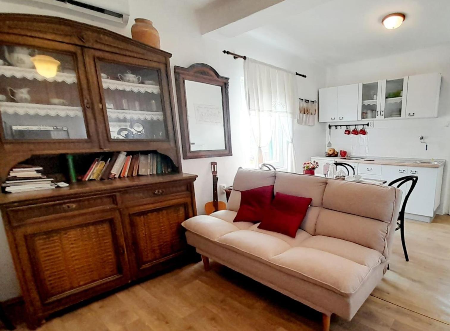 Dida Roko, Rustikalni Apartman S Terasom Kaštela Exterior foto