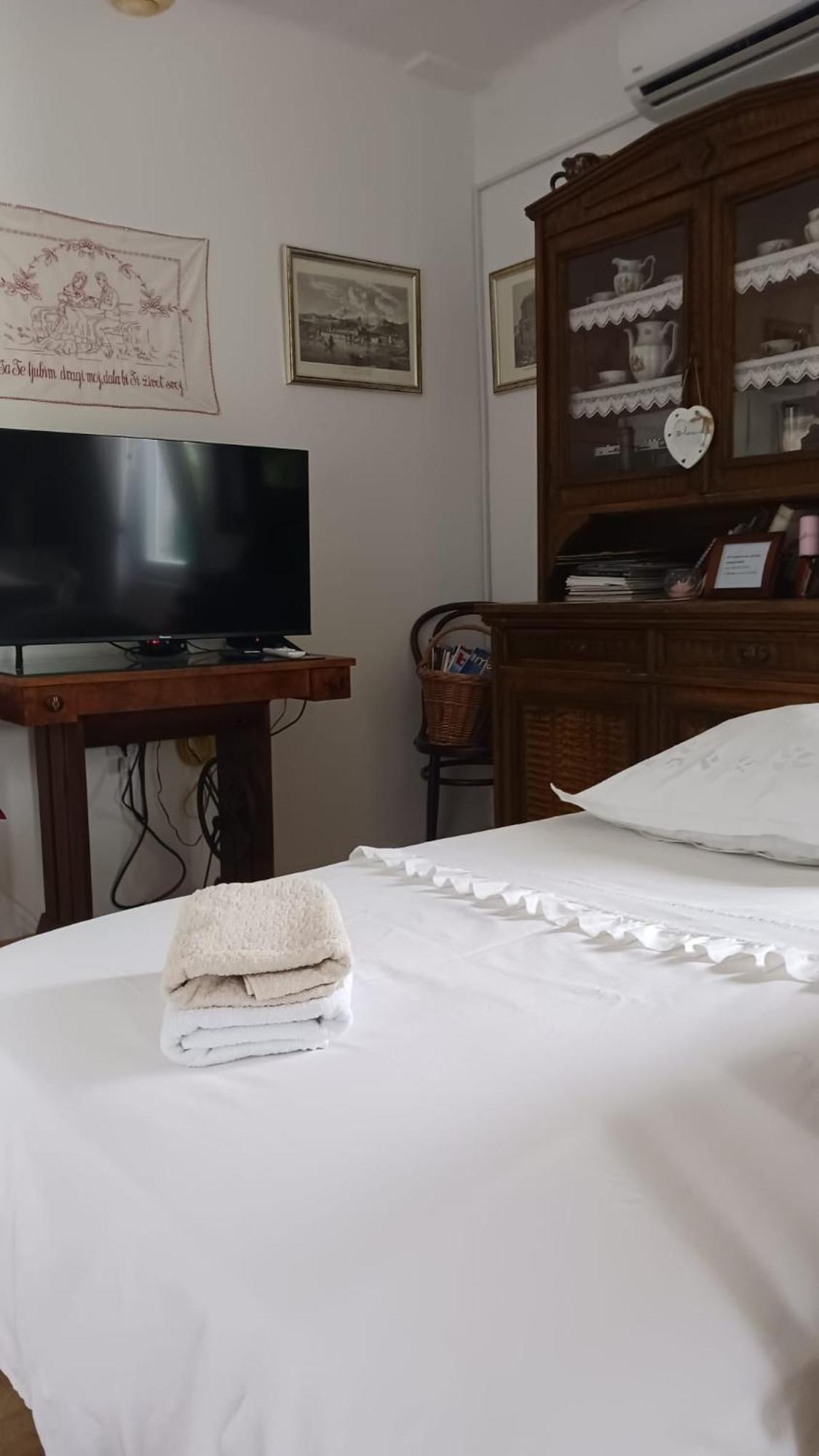 Dida Roko, Rustikalni Apartman S Terasom Kaštela Exterior foto